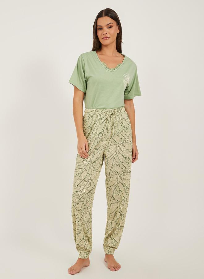 Styli Printed V Neck Lace Trim T-Shirt and Cuffed Pyjama Set  - Image 2