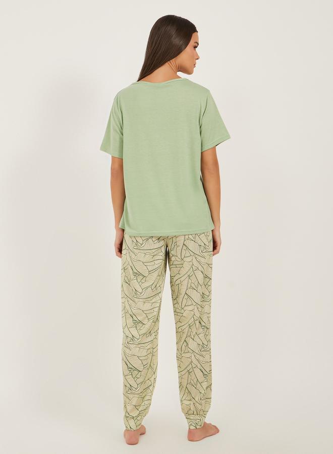 Styli Printed V Neck Lace Trim T-Shirt and Cuffed Pyjama Set  - Image 5