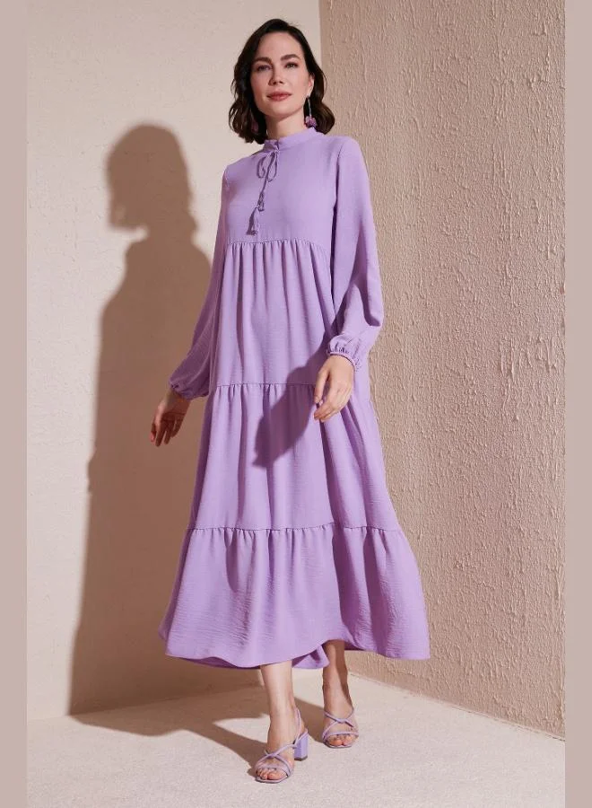 ليلا فستان نسائي طويل بياقة عالية بقصة عادية من ليلا