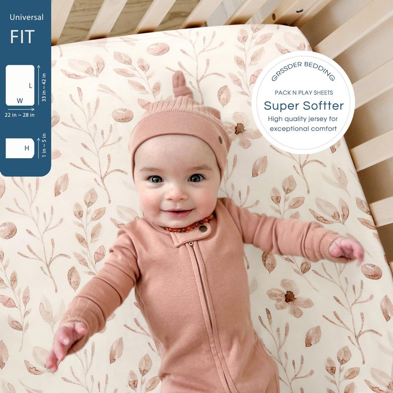 GRSSDER أغطية Pack n Play المجهزة 2 عبوة، أغطية Pack and Play من الجيرسي الناعم للغاية والمطاطي، مراتب محمولة/سرير صغير عالمية القياس آمنة ومناسبة، بتصميم وردي باهت جميل مع زهور وحيوانات لطيفة - Image 5