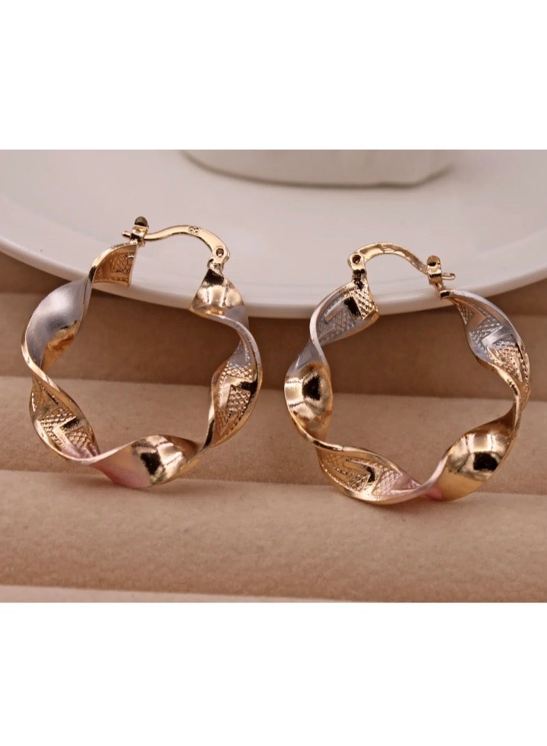 دانجل تشارمز حلق اذن نسائي أنيق وعالي الجودة مطلي عيار 18 - Image 2