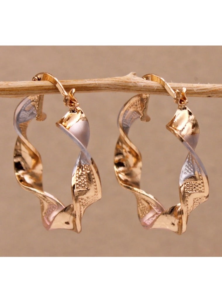 دانجل تشارمز حلق اذن نسائي أنيق وعالي الجودة مطلي عيار 18 - Image 1