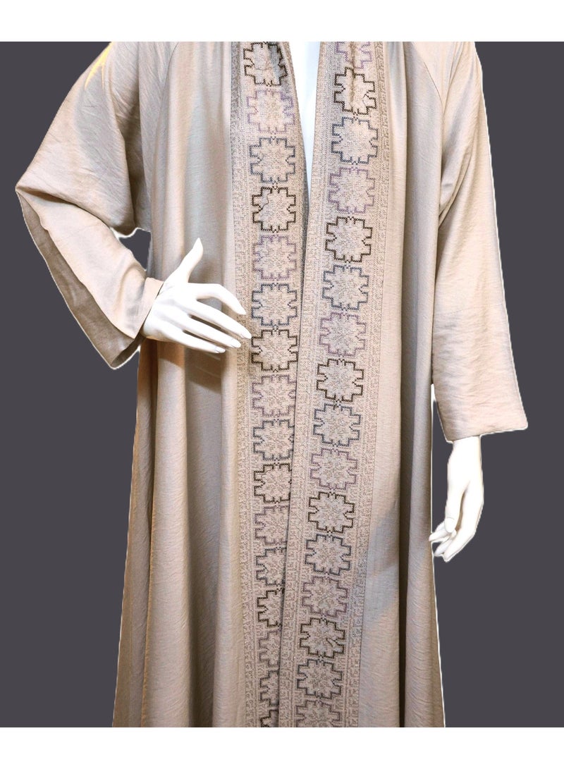 جوود واي غود واي- عباية مطرزة باللون البيج بتصميم عصري أنيق ومفتوحة من الأمام مع وشاح متباين - Image 2