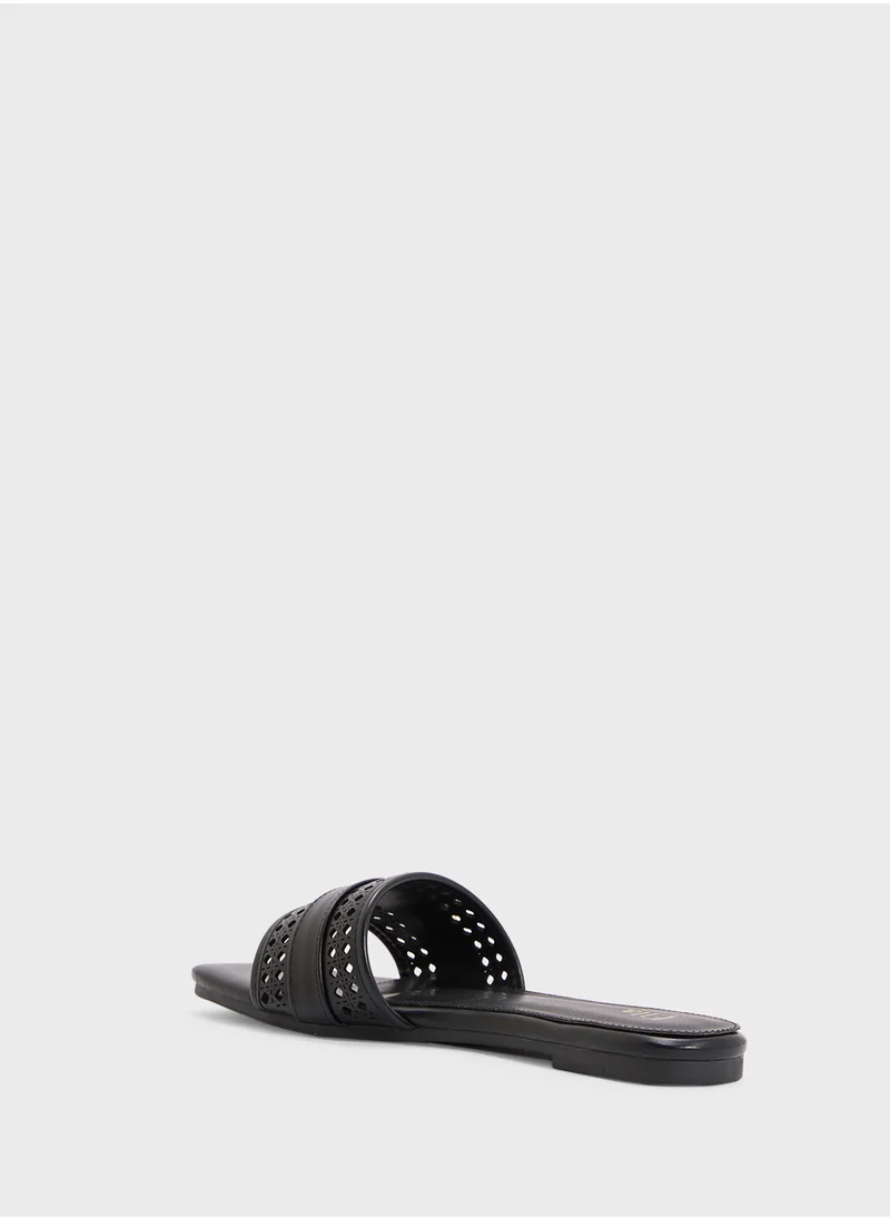 ايلا Flat Sandal With Buckle