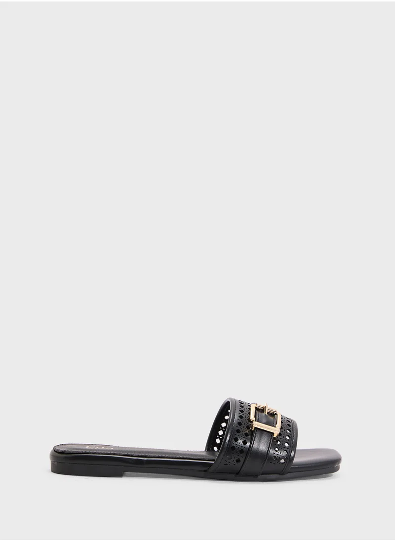 ايلا Flat Sandal With Buckle