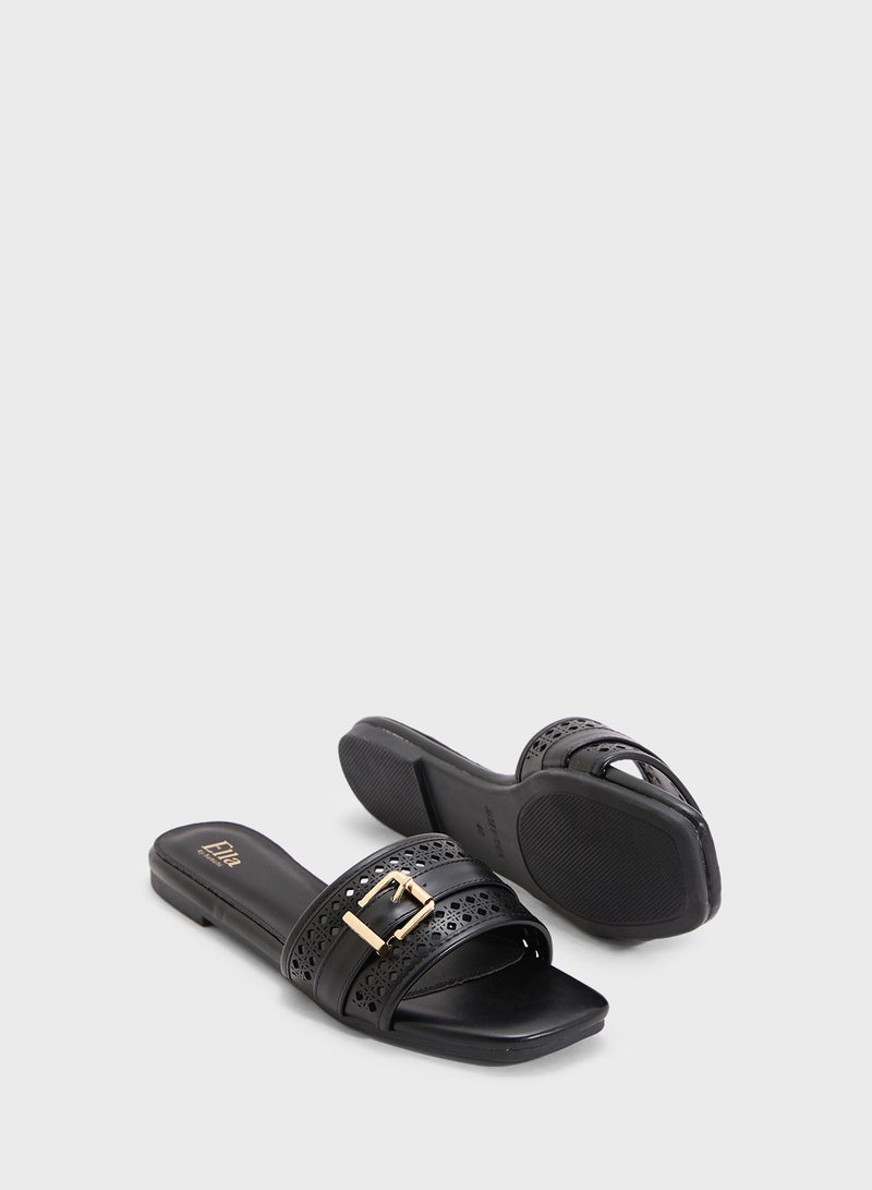 ايلا صندل مسطح بإبزيم - Image 3