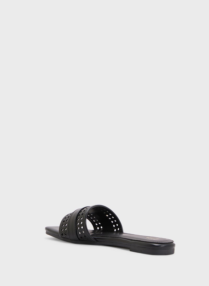 ايلا صندل مسطح بإبزيم - Image 2