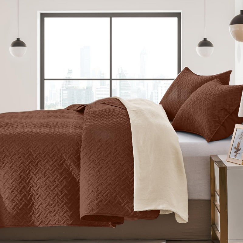 FLYMME King Size Quilt Bedding Set Terracotta Lightweight Bedspreads Set Soft Microfiber Bed Coverlet 3 Pieces (1 Quilt  2 Shams) - Image 3
