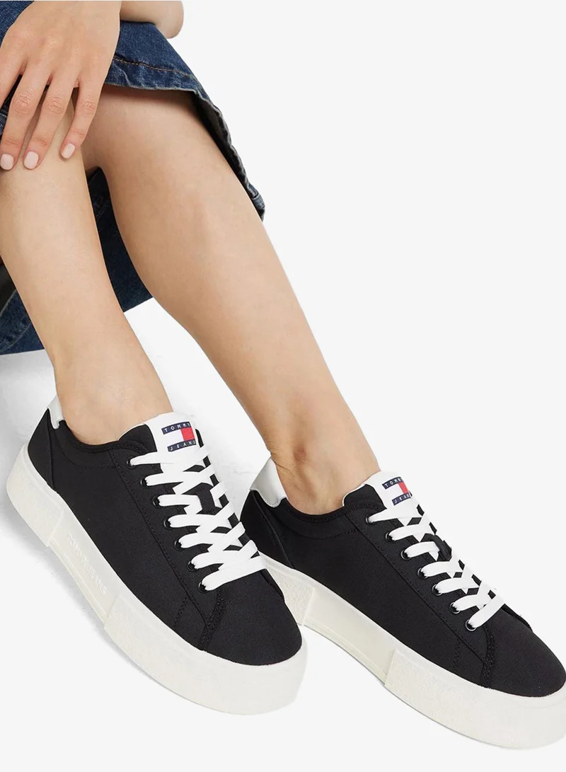 تومي جينز سنيكرز قماش فلات فورم