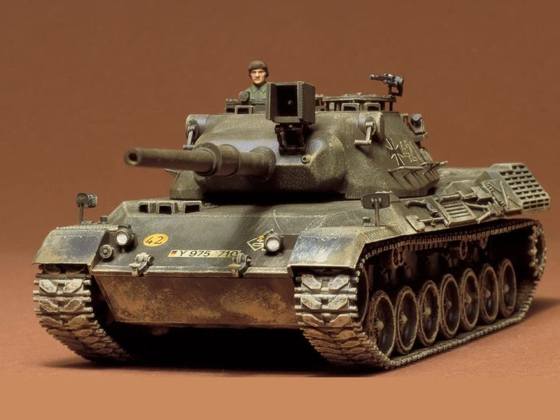 Tamiya 35064 1/35 German Leopard Medium Tank - Image 2