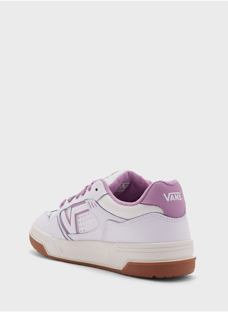 VANS Upland  - Image 2