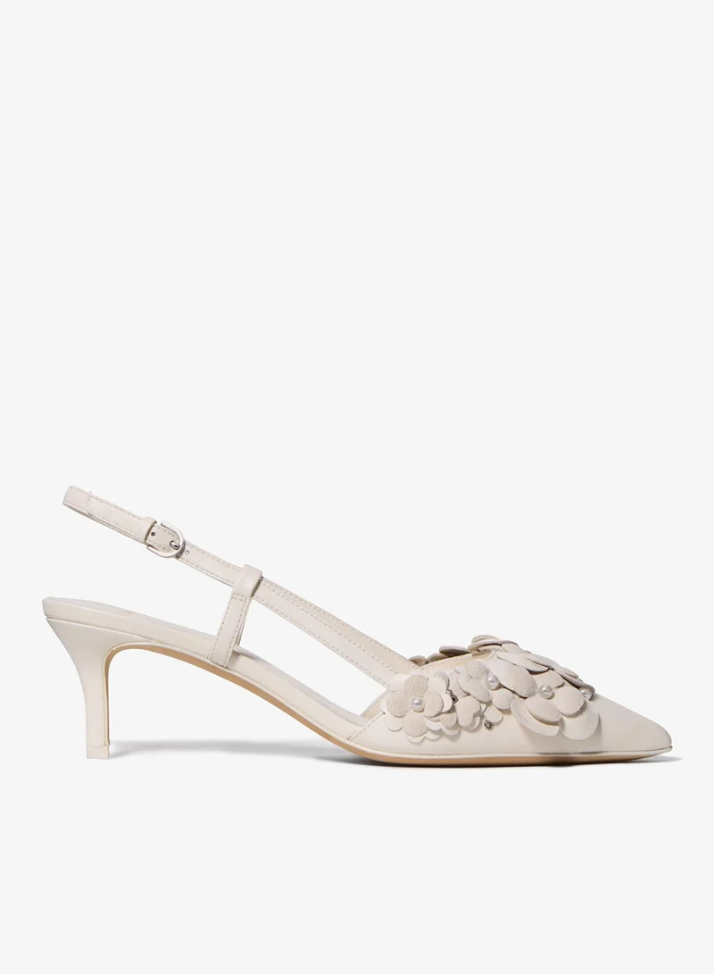 كيت سبيد حذاء نسائي بكعب مدبب من الجلد الأملس بزهرة البستوني