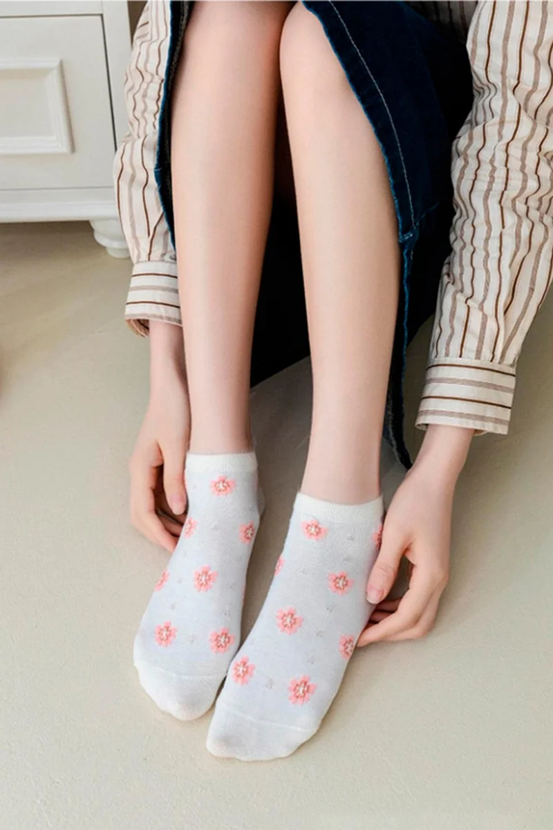 Esinti Black Women Socks White Women Booties Summer Thin Socks Ankle Length Short Socks 5 Pairs