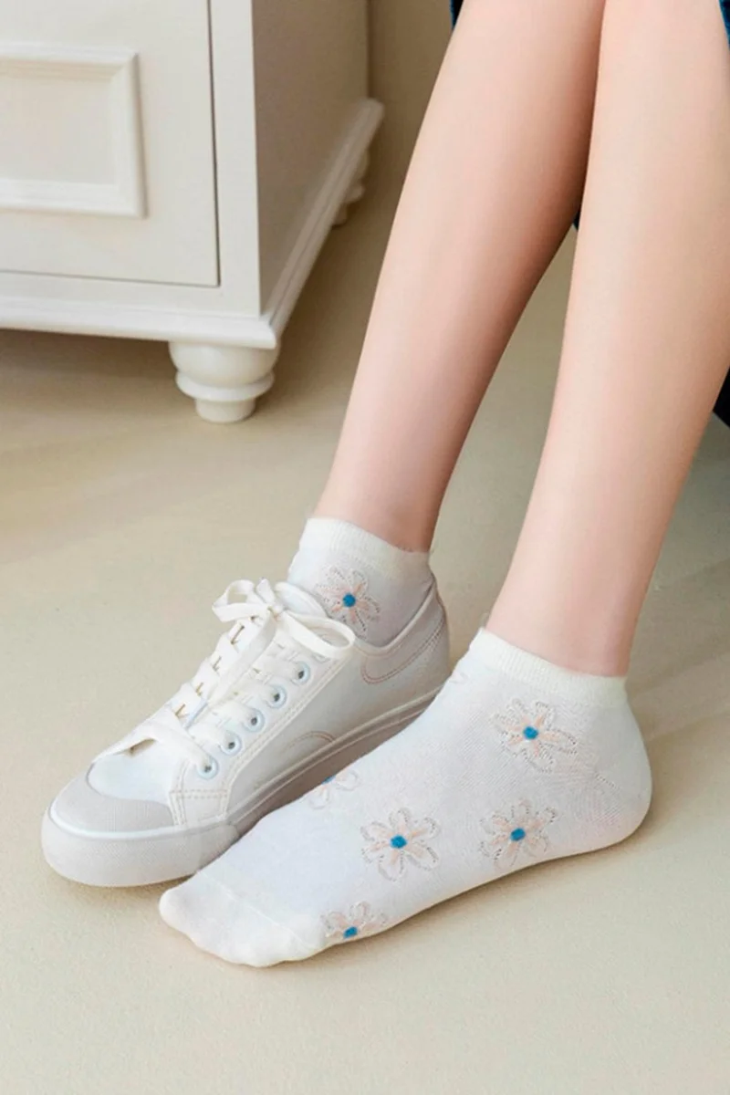 Esinti Black Women Socks White Women Booties Summer Thin Socks Ankle Length Short Socks 5 Pairs