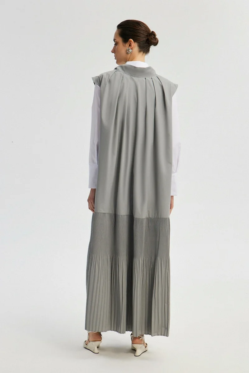 توتشي Tie Collar Pleated Dress