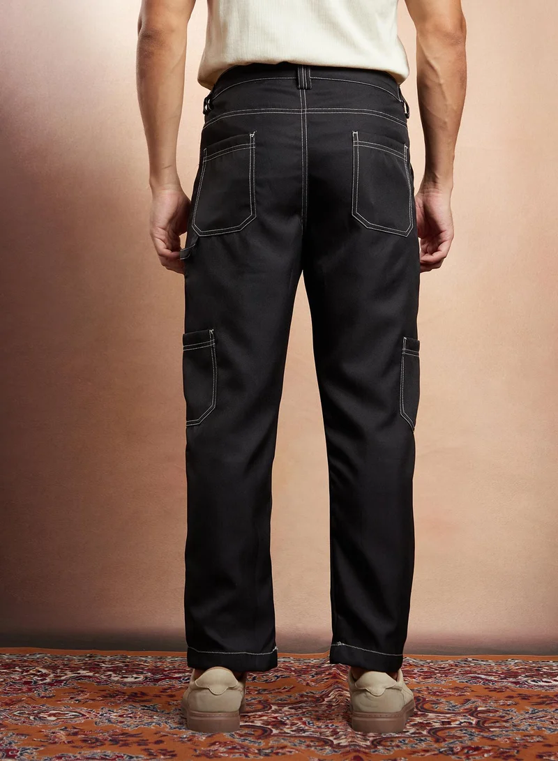 Campus Sutra Campus Sutra Men's Onyx Black Contrast-Stitch Carpenter Utility Trousers For Casual Wear | Mid-Rise | Straight Fit | Button Closure | Trousers Crafted With Comfort Fit For Everyday Wear