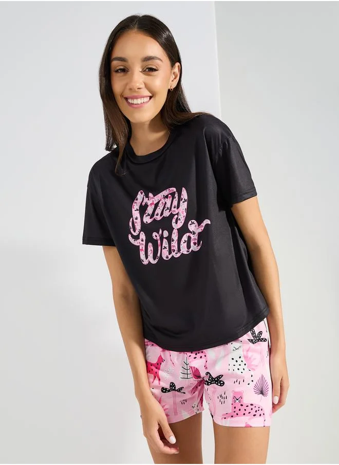 ستايلي Stay Wild Print Drop Shoulder T-Shirt & Shorts Set