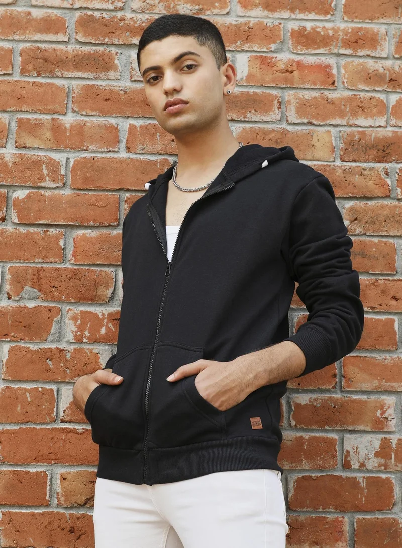 Campus Sutra Men's Black Zip-Front Hoodie With Contrast Drawstring