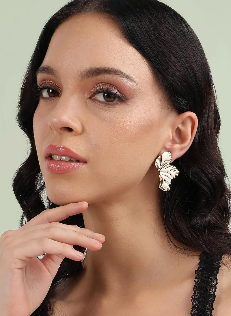 SOHI Textured Maple Leaf Artificial Stud Earring Jewellery