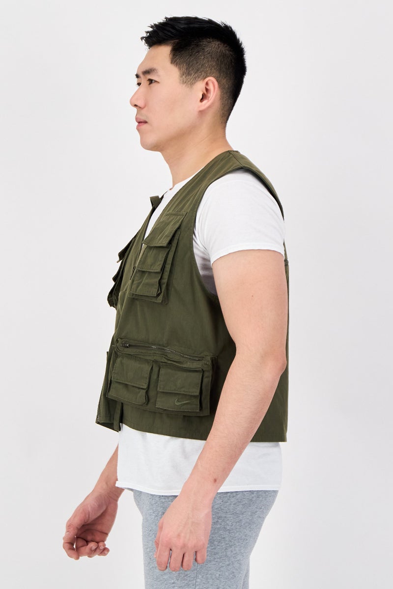 Nike Men Loose Fit Sleeveless Outdoor Life Utility Vest, Green - Image 1