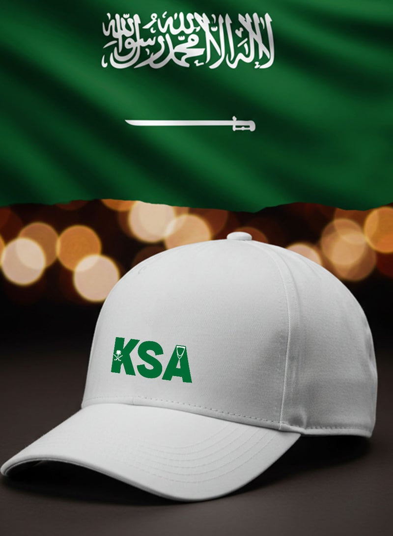 لوحة كاب مصنوع من القطن بتصميم لمناسبة اليوم الوطني السعودي وللتعبير عن حب الوطن في كل وقت - Image 3