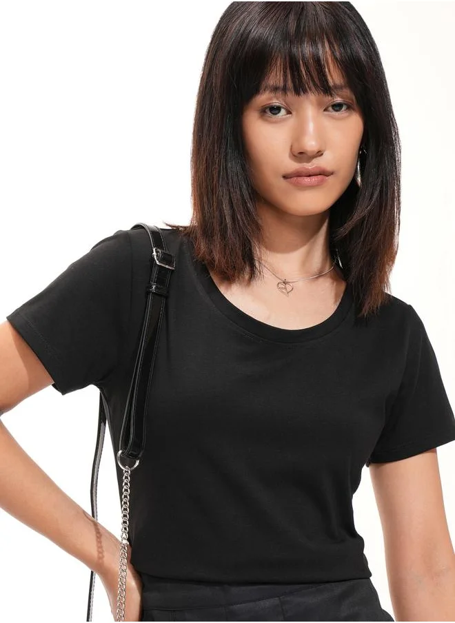 Tokyo Talkies Solid Round Neck Regular Fit T-Shirt