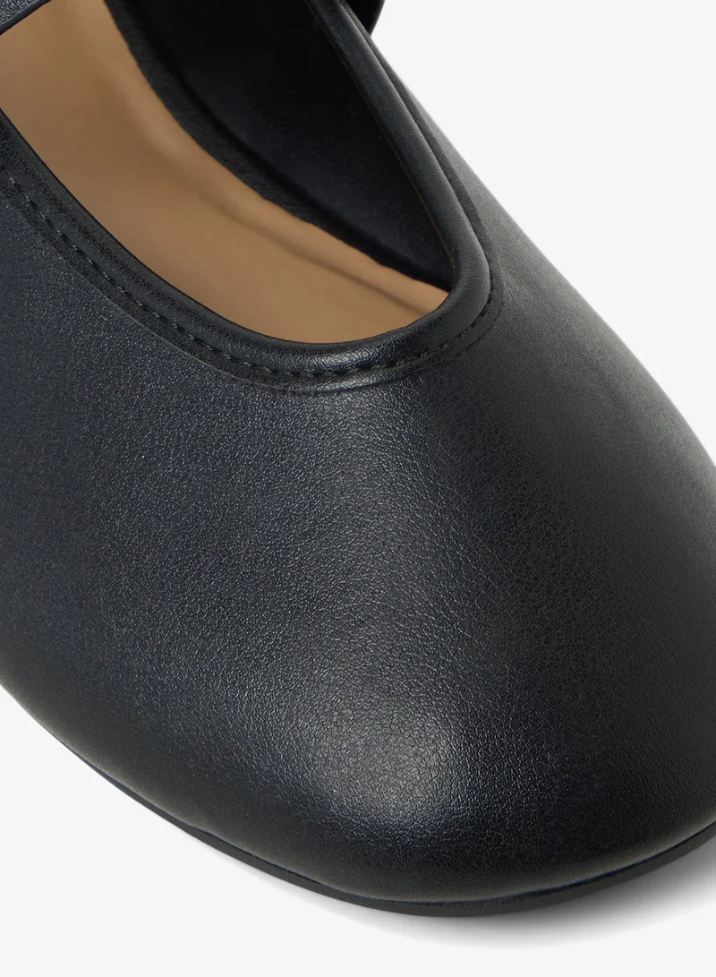 كول ات سبرنج إلييا أحذية ماري جين مسطحة