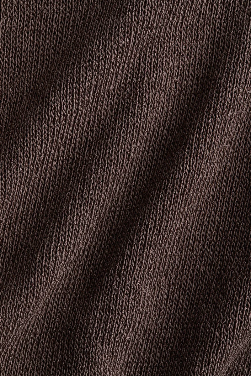 اتش اند ام بلوزة بتصميم أكتاف مكشوفة