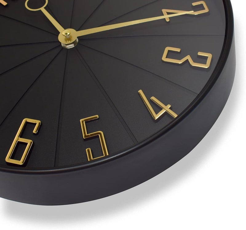 Westclox ساعة حائط ويستكلوكس 12 بتصميم عصري مع أرقام بارزة لغرفة المعيشة والمكتب المنزلي وغرفة النوم باللون الأسود - Image 2