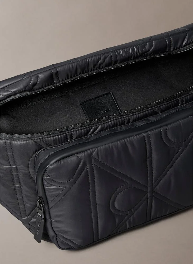 كالفن كلاين جينز حقيبة خصر مبطنة