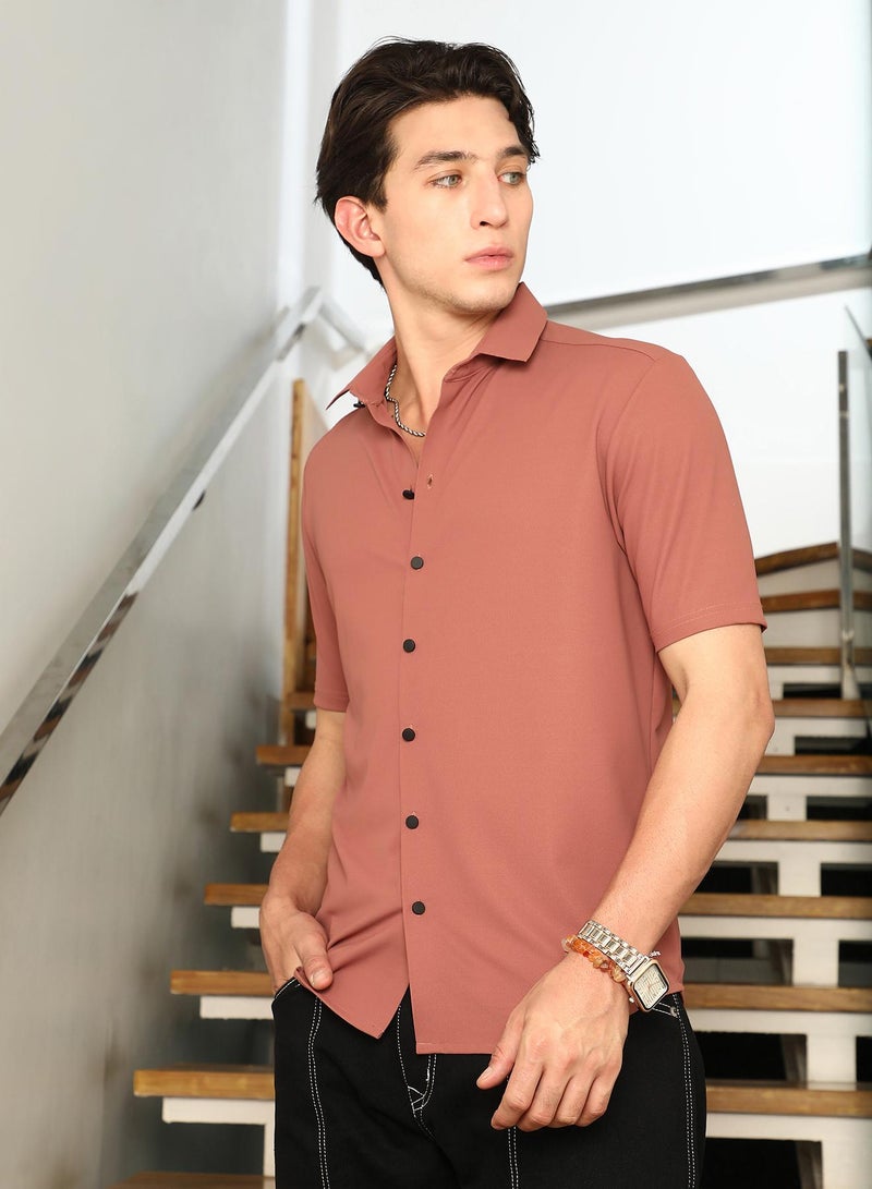Campus Sutra Campus Sutra Men's Mousse Brown Seamless Waffle-Knit Shirt | Slim Fit Short Sleeve Cuban Collar Solid Pattern | Premium Nylon Blend & Breathable Stretchable Fabric For Club & Casual Wear  - Image 3