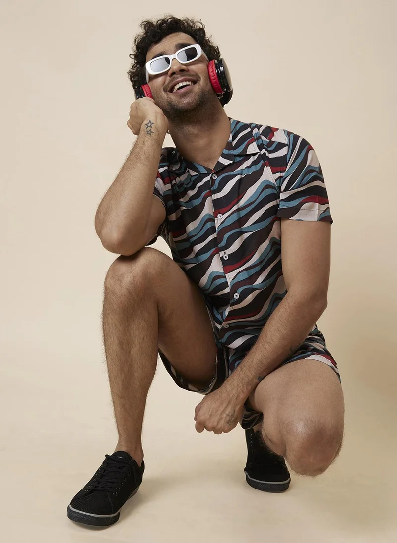 جلو باص طقم رجالي أسود كاجوال من جلوبس بقميص وشورت مطبوعين