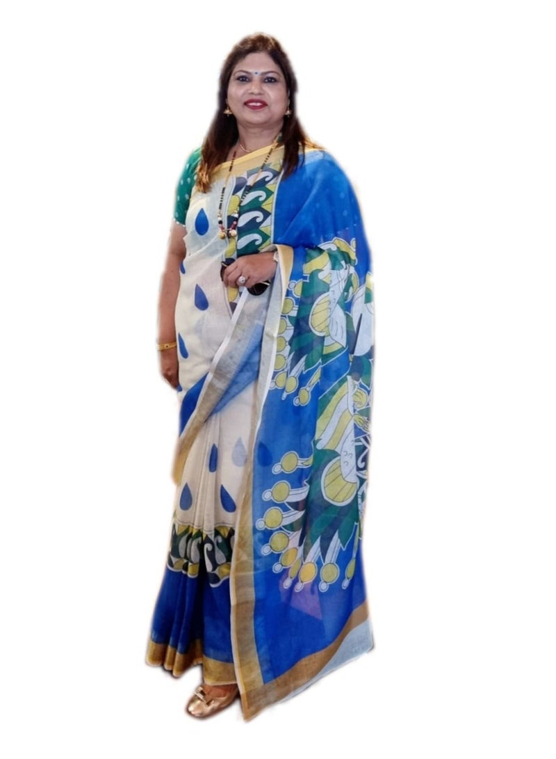 Grab Mantra ساري أبيض مطبوع عليه شعار المهرجان التقليدي مع طباعة زرقاء وبلوزة غير مخيطة من Pallu Plus  - Image 1