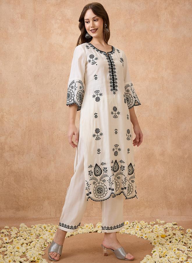 Globus Women Off-White Scalloped Hem Embroidered Kurta and Straight Pant Set - Image 2