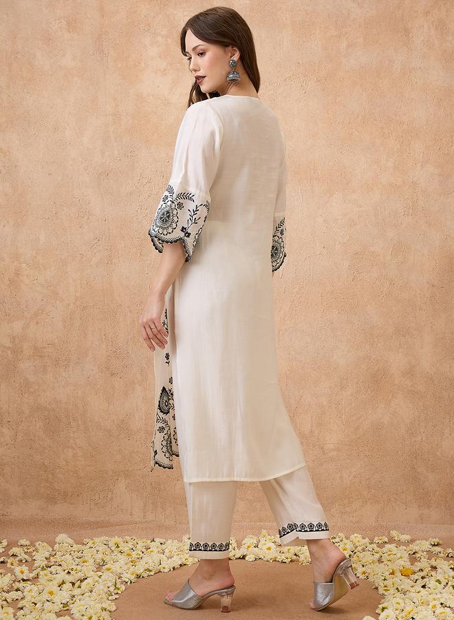 Globus Women Off-White Scalloped Hem Embroidered Kurta and Straight Pant Set - Image 3