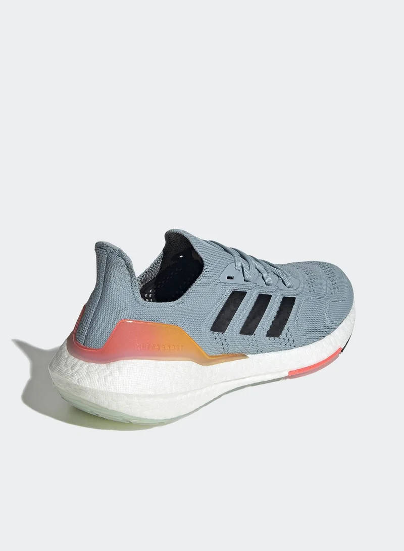 Adidas Ultraboost 22 Heat.