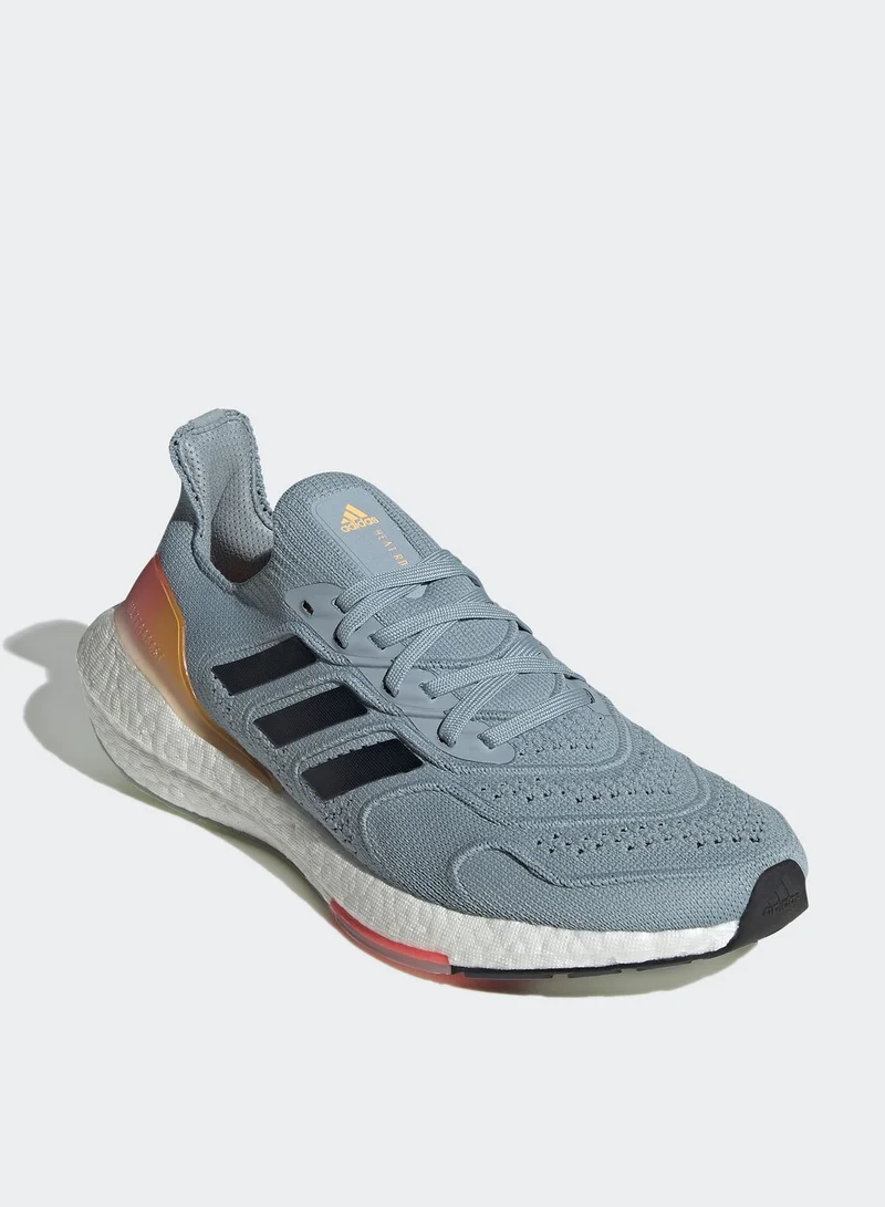 Adidas Ultraboost 22 Heat.