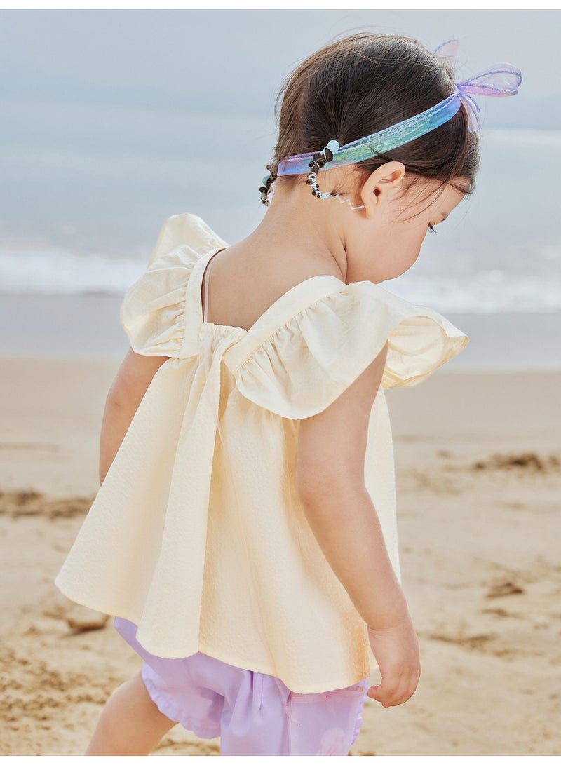 ميني بالا بلوزة أطفال بأكمام منفوشة ومزينة بكشكشة رائعة للبنات، مصنوعة من قماش خفيف الوزن وناعم، ورقبة مربعة مع لمسة صدفية لطيفة، مثالية للرحلات على الشاطئ والارتداء اليومي والمناسبات غير الرسمية. - Image 3