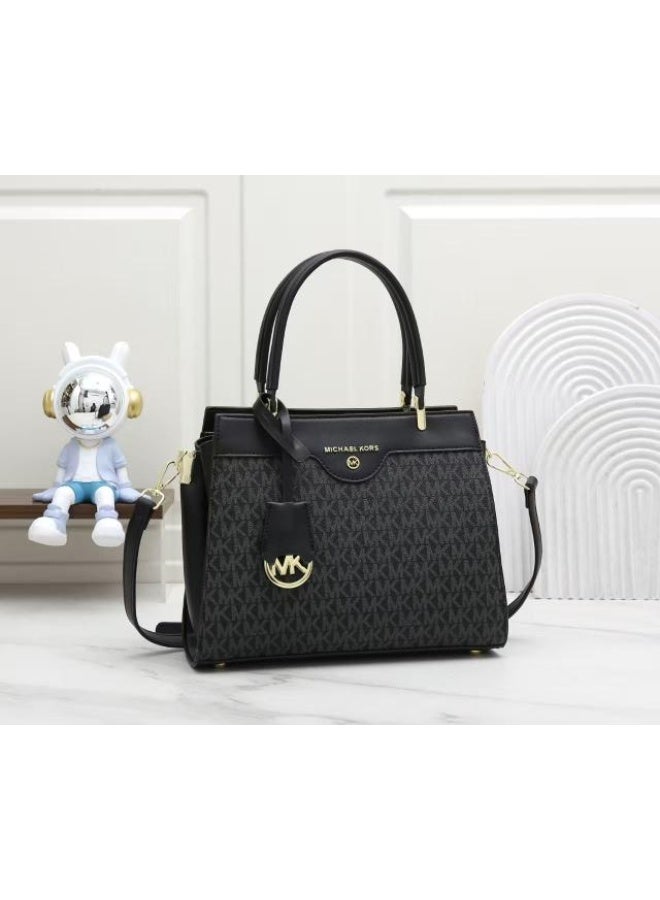 ام كي حقيبة يد نسائية من مايكل كورس سيجنتشر إم كيه مونوغرام