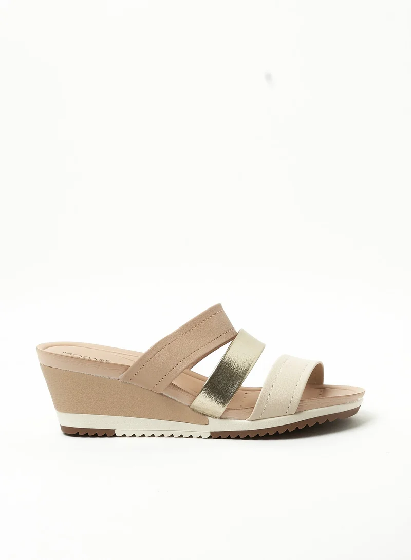 مودار صندل إسفين بكعب متوسط ​​وأشرطة متعددة