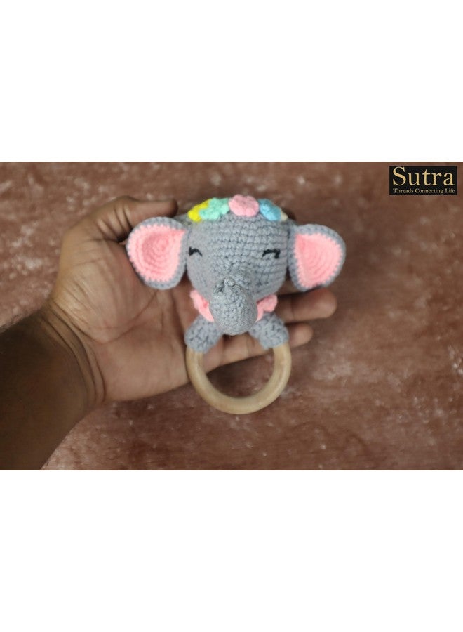 سوترا لعبة خشخيشة على شكل فيل مصنوعة يدويًا من الكروشيه من Sutra | حلقة عضاضة على شكل فيل من Amigurumi | عضاضة على شكل فيل للأطفال الصغار | خشخيشة خشبية عضوية للأطفال الصغار | 5X4 بوصة | ألعاب ناعمة للأطفال البنات والأولاد - Image 2