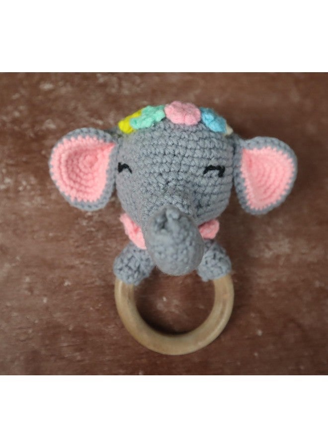 سوترا لعبة خشخيشة على شكل فيل مصنوعة يدويًا من الكروشيه من Sutra | حلقة عضاضة على شكل فيل من Amigurumi | عضاضة على شكل فيل للأطفال الصغار | خشخيشة خشبية عضوية للأطفال الصغار | 5X4 بوصة | ألعاب ناعمة للأطفال البنات والأولاد - Image 1