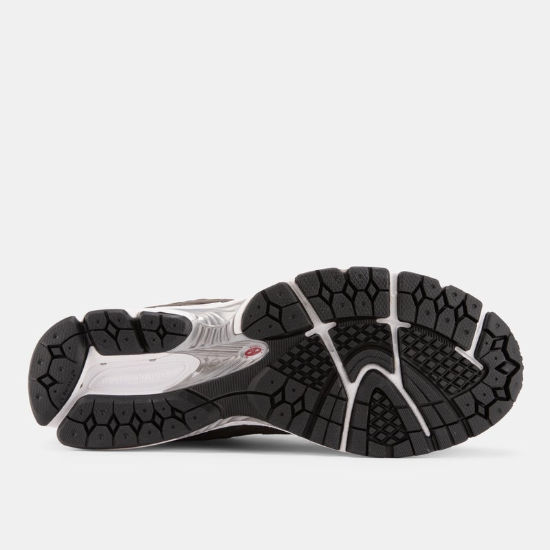 New Balance Men's 2002R Shoes - Image 4