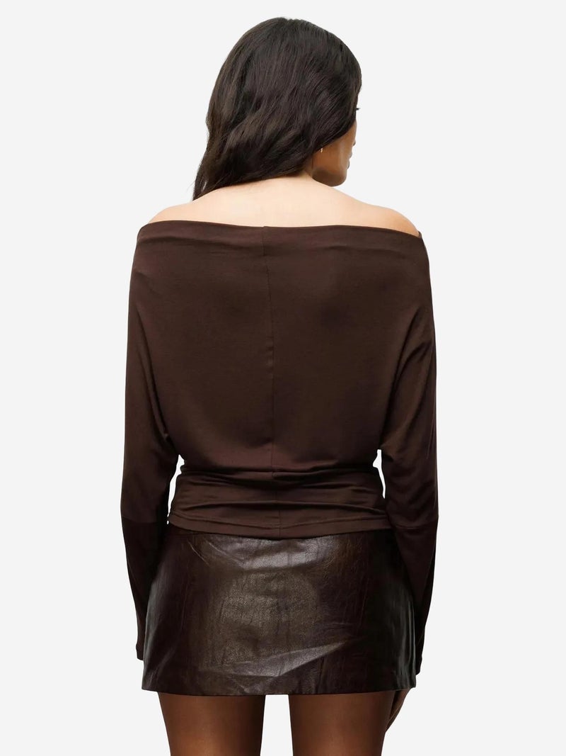 MIXRAY Asymmetrical Collar Slim Fit Crop Blouse with Cut Out - Image 4