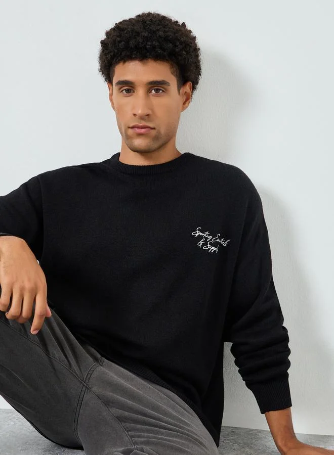 ستايلي سويتر مطرز بقصة مريحة للرجال