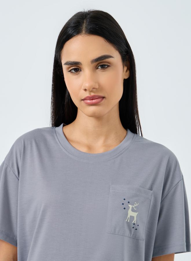 Styli Reindeer Pocket T-Shirt and Ruffle Hem Pyjama Set - Image 3
