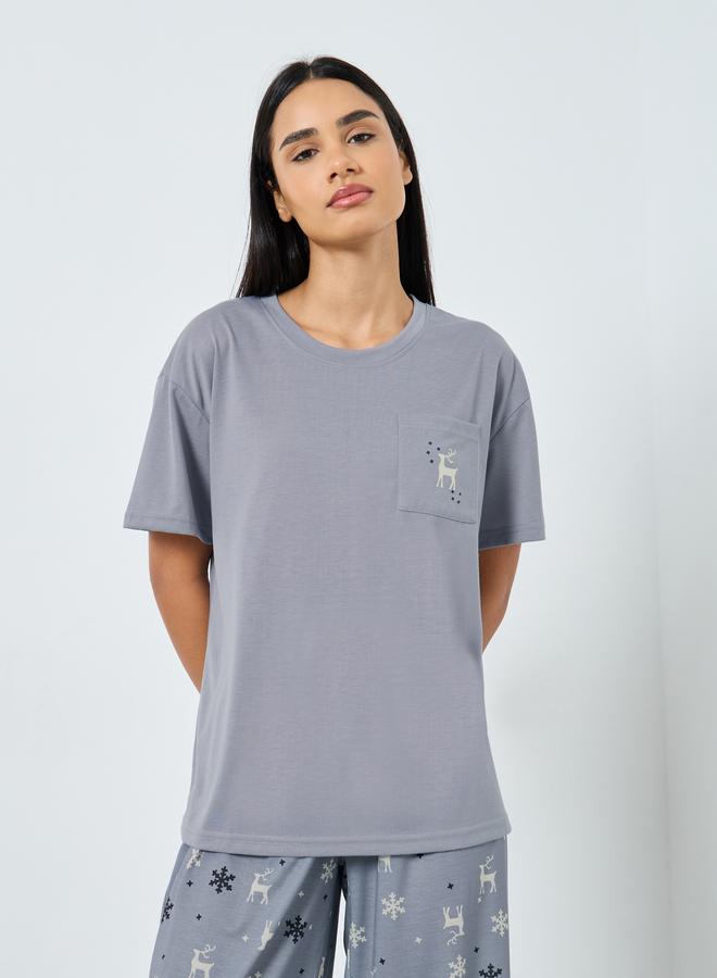 Styli Reindeer Pocket T-Shirt and Ruffle Hem Pyjama Set - Image 2