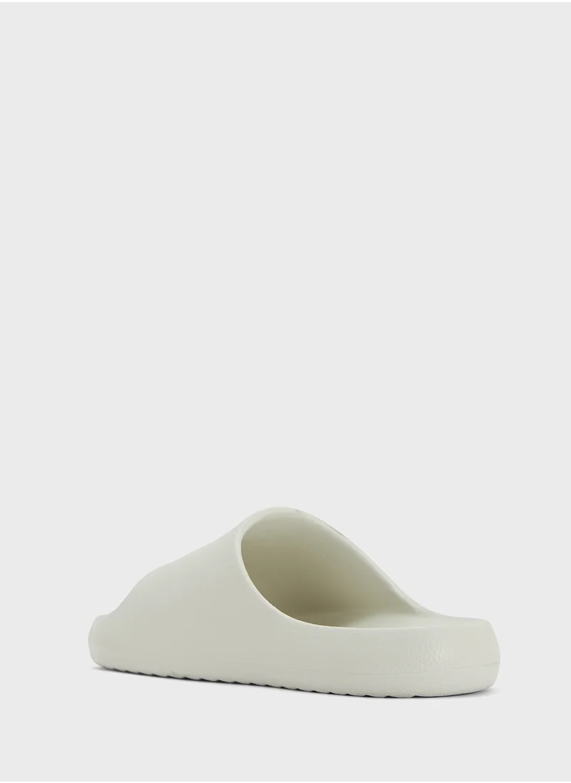 سفنتي فايف Pool Slide Sandals