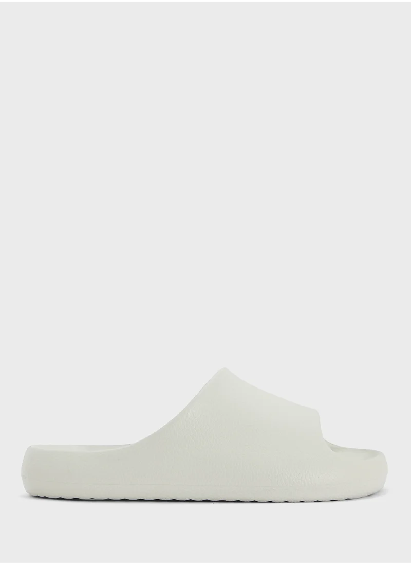 سفنتي فايف Pool Slide Sandals