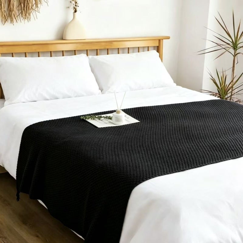 WU Nordic Style Sofa Blanket with Tassels and Knitted Ball - Perfect for Office and Air Conditioning - Image 4